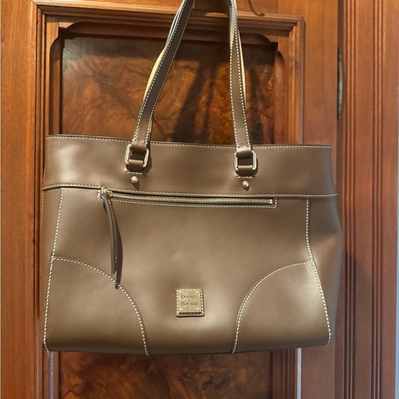 Dooney & Bourke Handbags - Dooney & Bourke Tote bag Mila Large